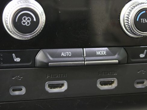 Used 2021 GMC Yukon XL Denali image 20