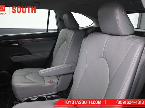 Used 2023 Toyota Highlander Limited w/ Protection Package #3 (TMS) AWD/4WD image 28