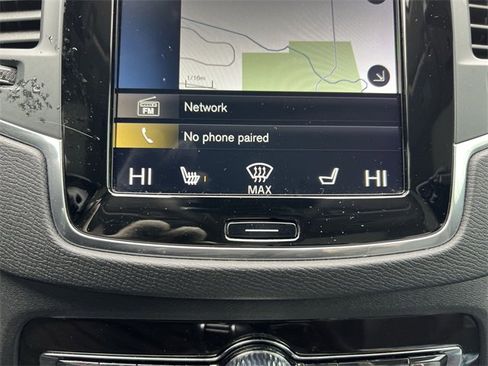 Used 2019 Volvo XC90 T5 Momentum w/ Multimedia Package image 17