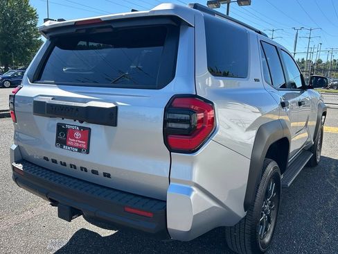 Certified 2025 Toyota 4Runner SR5 AWD/4WD image 5