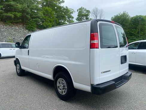 Used 2020 Chevrolet Express 2500 w/ Driver Convenience Package RWD image 3