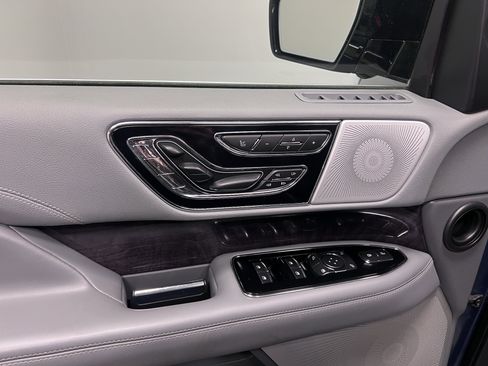 Used 2019 Lincoln Navigator Reserve image 20