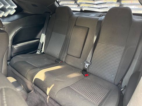 Used 2018 Dodge Challenger SXT image 12