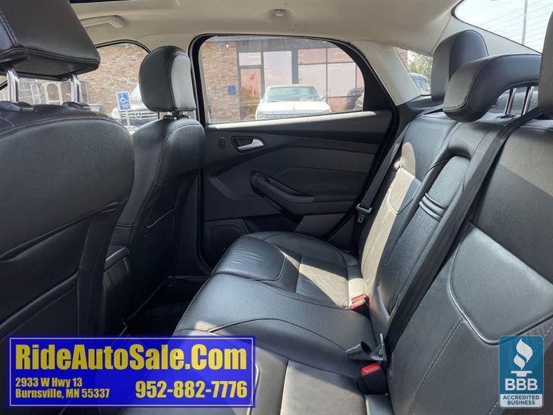Used 2016 Ford Focus SE w/ Equipment Group 201A FWD image 12