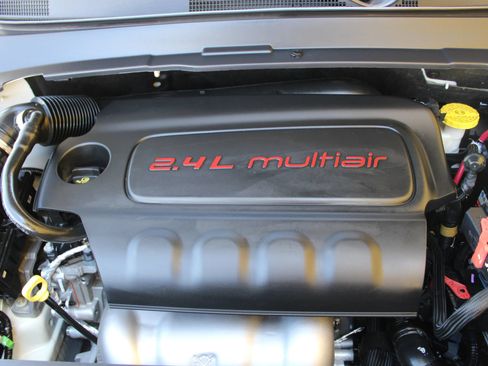 Used 2018 Jeep Compass Limited w/ Navigation Group AWD/4WD image 16