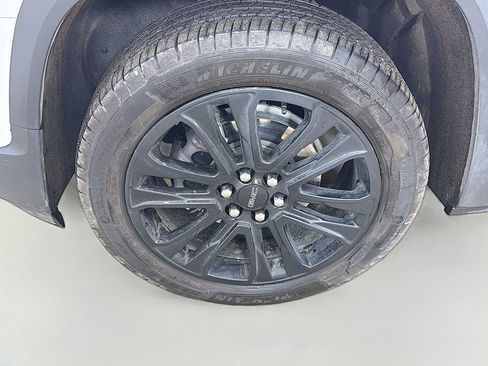 Used 2023 GMC Acadia SLE w/ Driver Convenience Package image 15