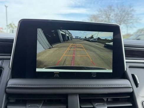 Used 2024 Chevrolet Suburban LT image 21