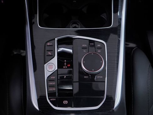 Used 2026 BMW X5 sDrive40i w/ M Sport Package image 14