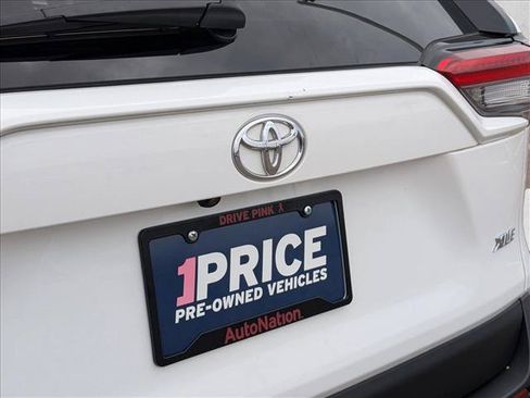 Used 2025 Toyota RAV4 XLE FWD image 30