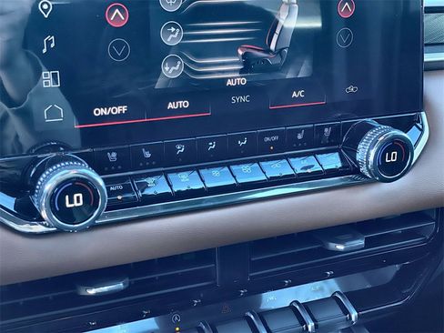 New 2025 GMC Canyon AT4 w/ AT4 Premium Package image 15