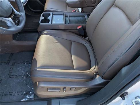 New 2026 Honda Odyssey Touring image 4