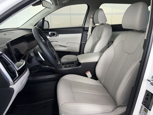 Used 2025 Kia Sorento EX image 11