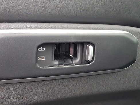 Used 2026 BMW X5 xDrive50e image 11