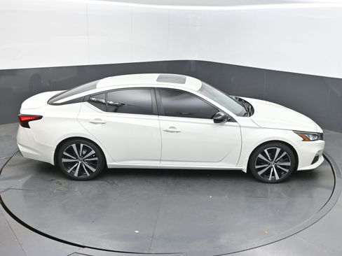 Used 2021 Nissan Altima 2.5 SR w/ SR Premium Package FWD image 38