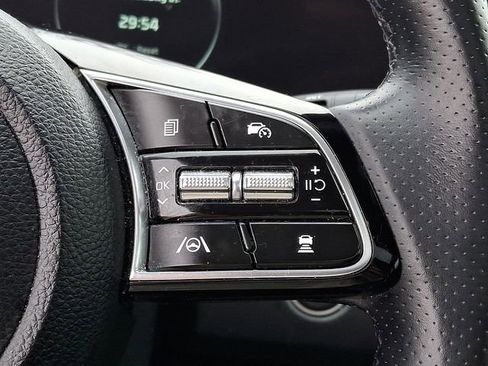 Certified 2024 Kia Seltos SX w/ SX Sunroof Package image 25