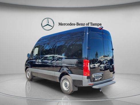 Used 2025 Mercedes-Benz Sprinter 2500 image 3