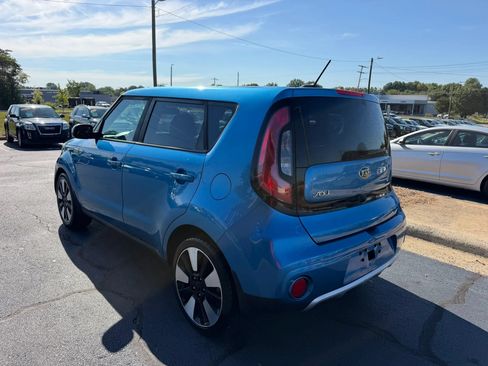 Used 2017 Kia Soul + w/ Designer's Package FWD image 5