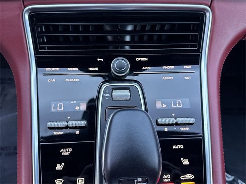 Used 2023 Porsche Panamera 4S image 25
