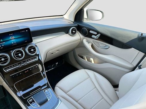 Used 2022 Mercedes-Benz GLC 300 image 23