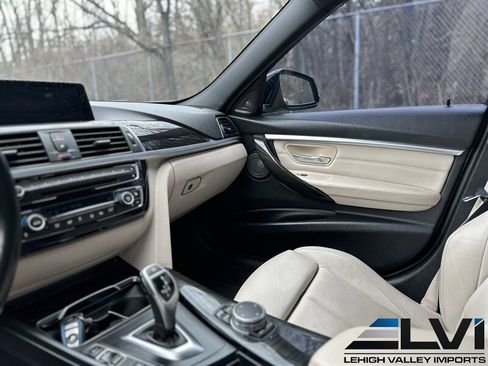Used 2016 BMW 340i xDrive Sedan image 17