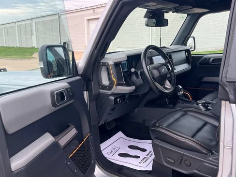 Used 2023 Ford Bronco Badlands w/ Sasquatch Package AWD/4WD image 41