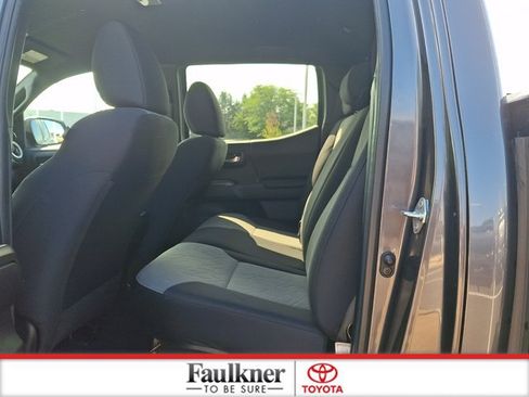 Certified 2022 Toyota Tacoma TRD Sport w/ Technology Package AWD/4WD image 11
