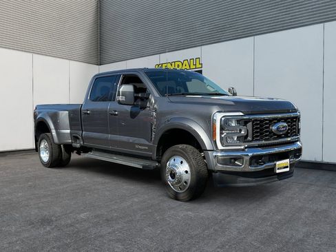 Certified 2023 Ford F450 Lariat w/ Camper Package image 7