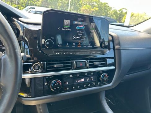 Certified 2022 Nissan Pathfinder SL w/ SL Black Package FWD image 33