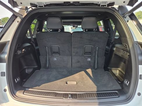 Used 2025 Jeep Grand Cherokee L Altitude RWD image 29