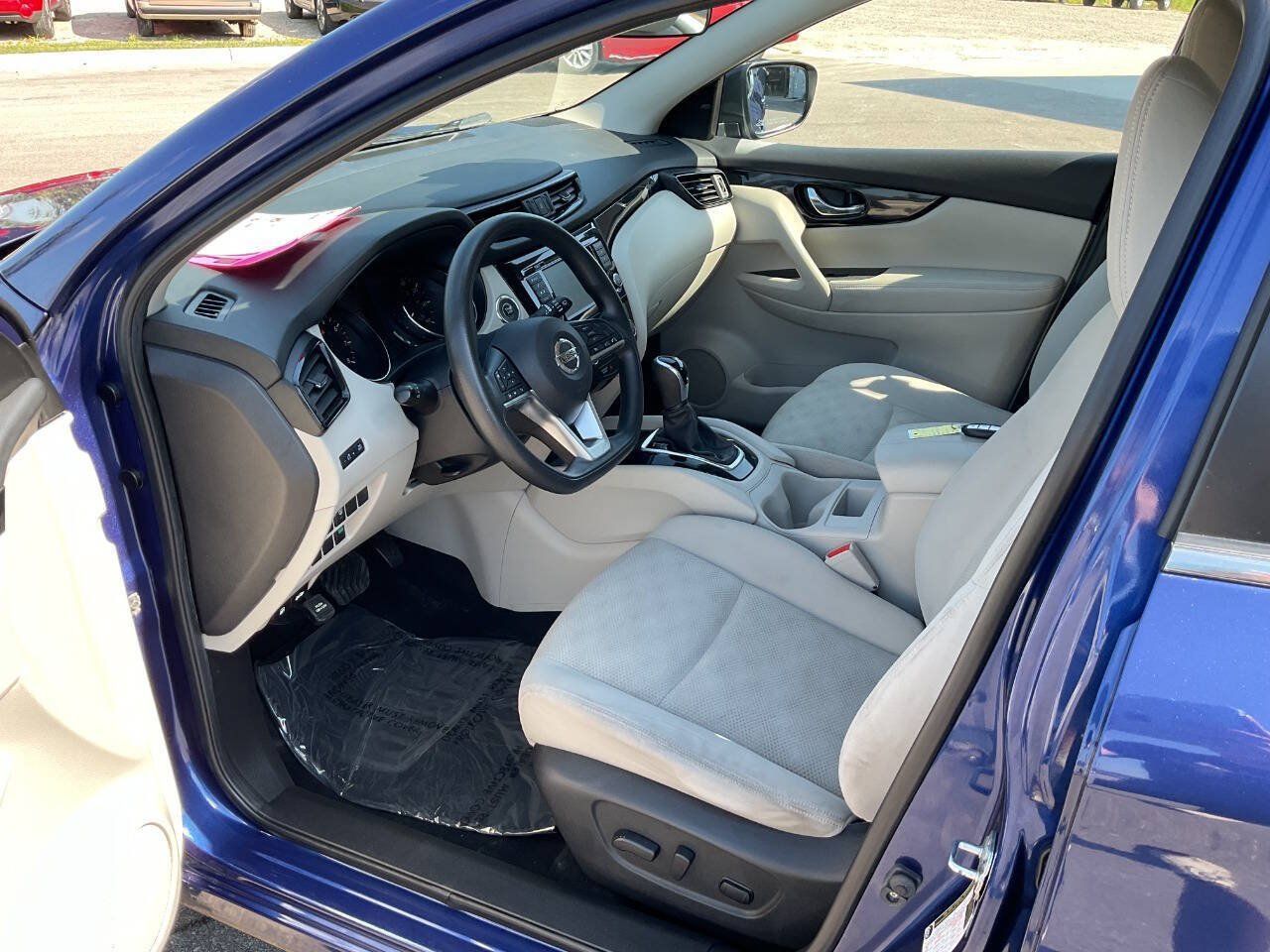 Used 2019 Nissan Rogue Sport SV FWD image 14