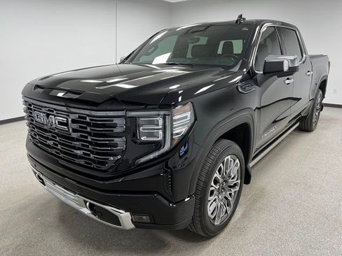 Used 2025 GMC Sierra 1500 Denali Ultimate AWD/4WD image 4