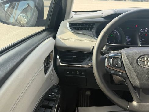 Used 2015 Toyota Avalon Limited FWD image 17