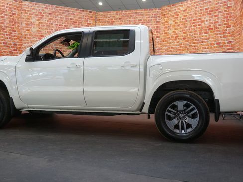 Used 2025 Nissan Frontier SV w/ SV Convenience Package AWD/4WD image 4