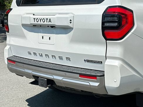 Used 2026 Toyota 4Runner Limited AWD/4WD image 5