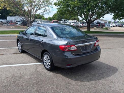 Used 2013 Toyota Corolla LE FWD image 3