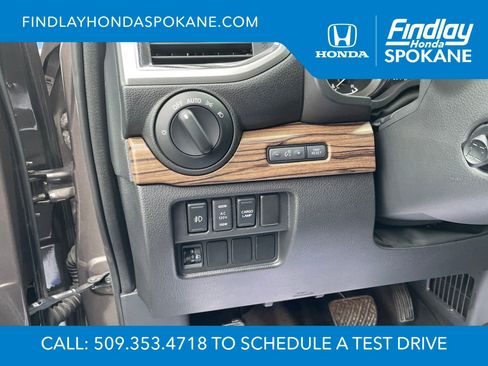 Used 2018 Nissan Titan SL w/ Chrome Package image 9