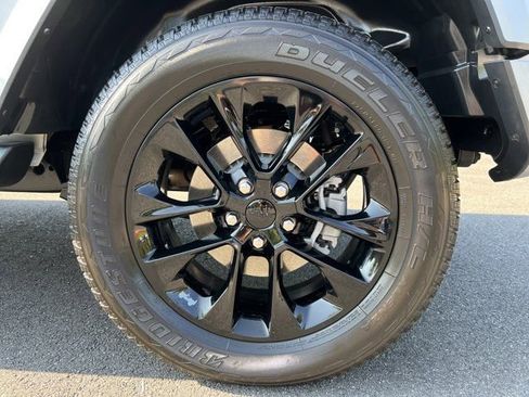 Used 2022 Jeep Wrangler Unlimited Sahara image 22