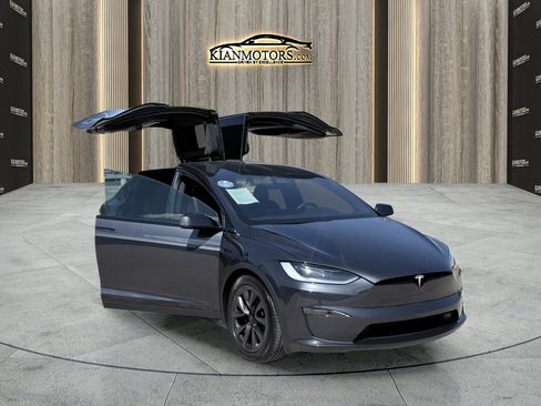 Used 2025 Tesla Model X AWD/4WD image 18