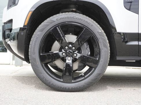 New 2026 Land Rover Defender 110 X-Dynamic SE AWD/4WD image 34