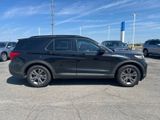 Used 2022 Ford Explorer XLT w/ Equipment Group 202A image 4