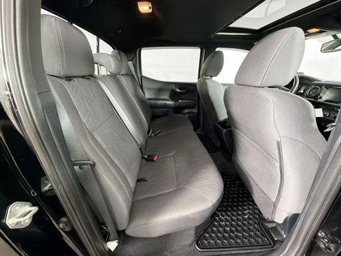 Used 2017 Toyota Tacoma TRD Off-Road AWD/4WD image 27
