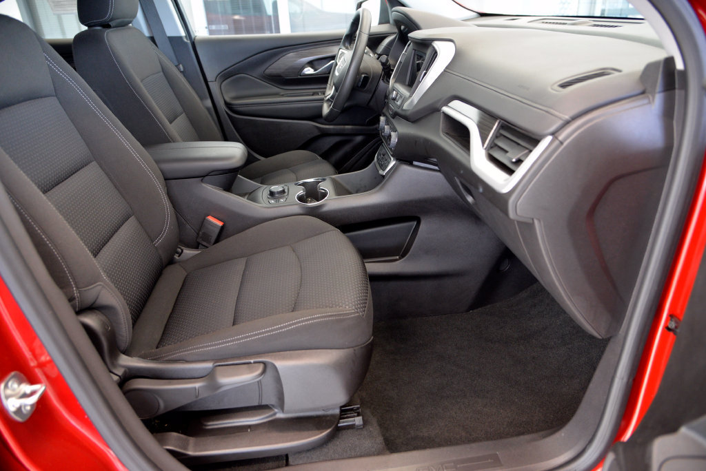Used 2024 GMC Terrain SLE w/ Driver Convenience Package AWD/4WD image 30