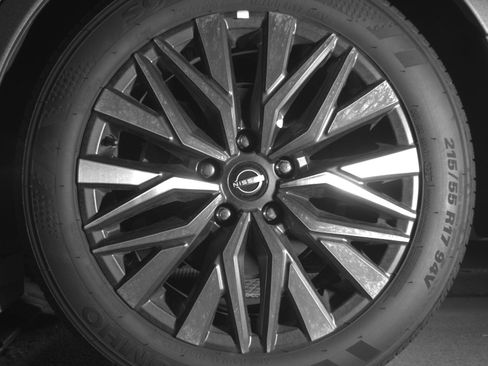 Used 2025 Nissan Altima 2.5 SV image 14