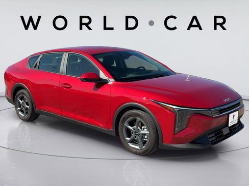 Certified 2025 Kia K4 image 1
