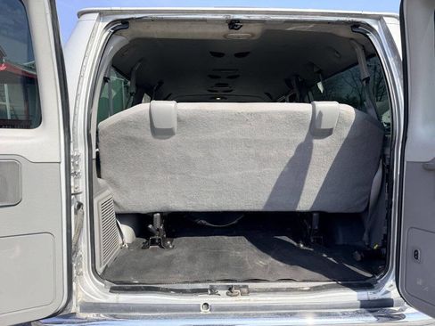 Used 2011 Ford E-350 and Econoline 350 XLT image 5