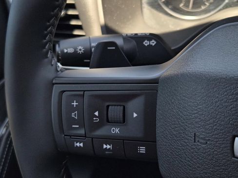 Certified 2025 Nissan Rogue SV FWD image 27