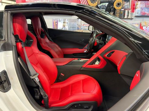 Used 2018 Chevrolet Corvette Z06 RWD image 24