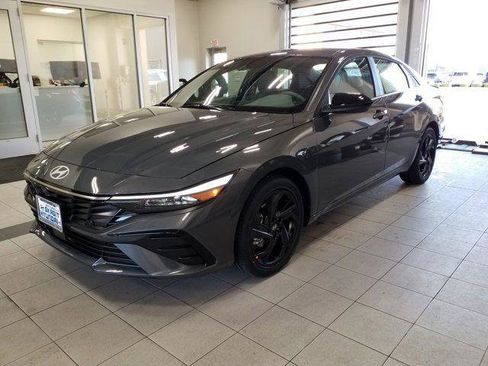 New 2026 Hyundai Elantra SEL Sport image 2