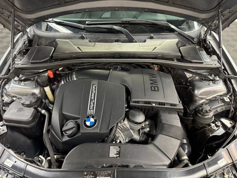 Used 2011 BMW 335i xDrive Sedan image 9
