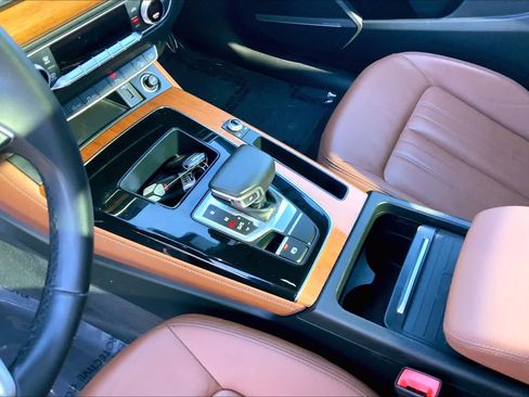 Used 2021 Audi Q5 Premium Plus w/ Premium Plus Package image 17